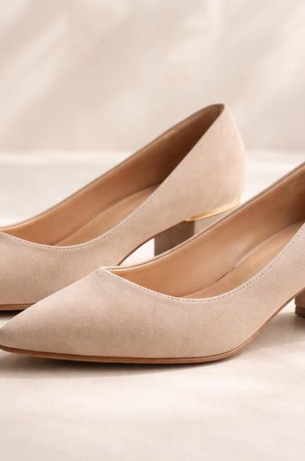 découvrez notre sélection de chaussures femme avec un talon de 5 cm, alliant style élégant et confort optimal pour un porté au quotidien.