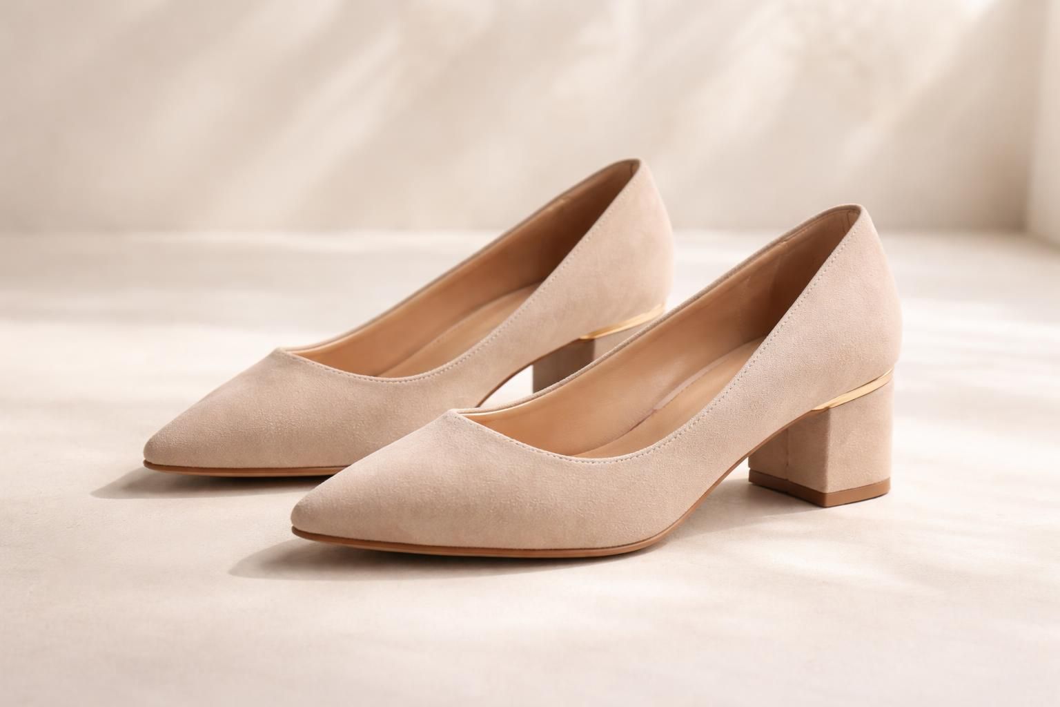 découvrez notre sélection de chaussures femme avec un talon de 5 cm, alliant style élégant et confort optimal pour un porté au quotidien.